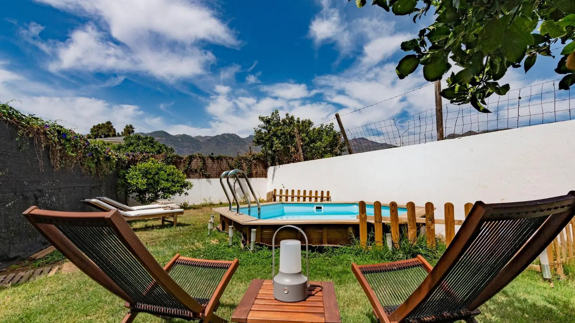 펜션 Villa Los Almendros 라스팔마스